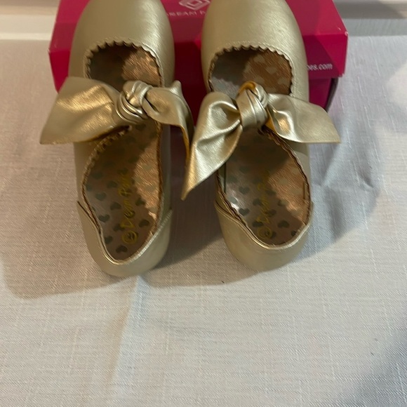 Dream Pairs Gold Kids Dress Shoes with Bow - Picture 3 of 7
